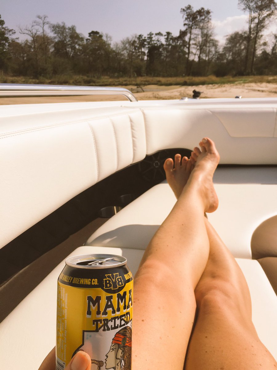 RunRaeRun's tweet photo. 50km recovery on Sunday Funday #boatlife https://t.co/QCNDIYOPUi
