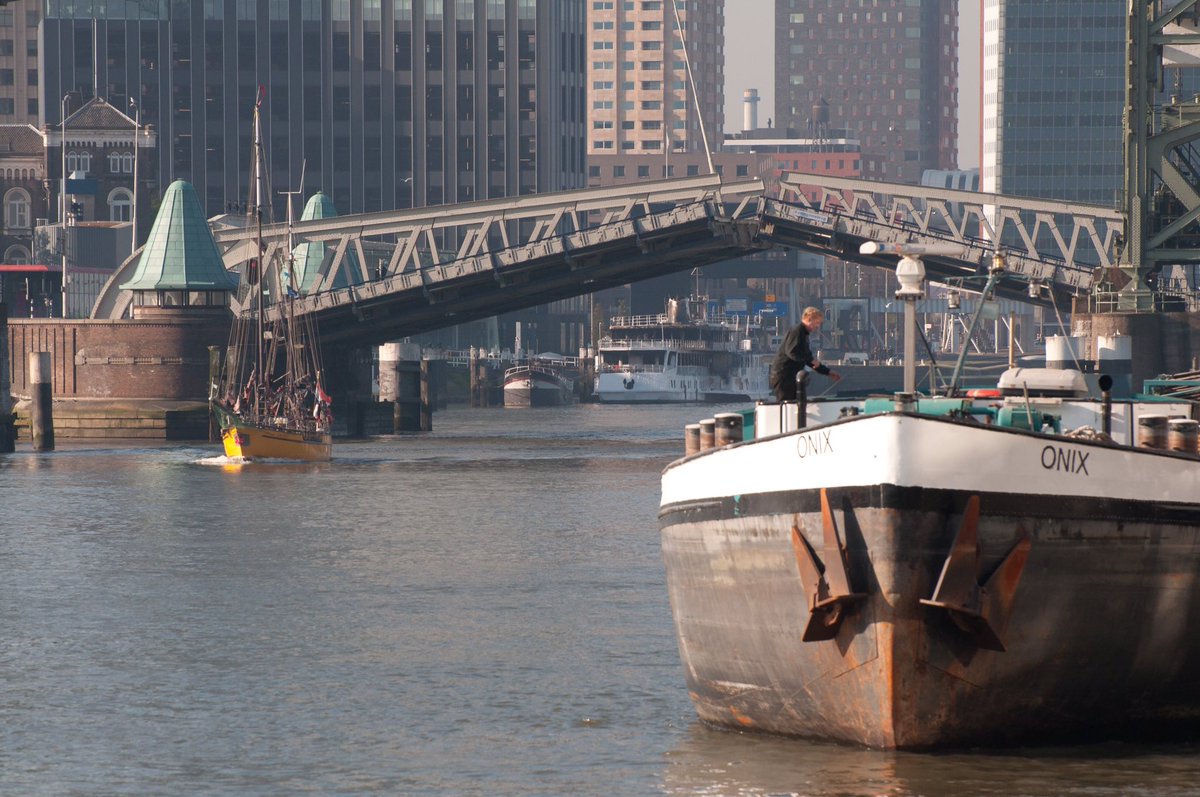 Miljardenverspilling voorkomen met nieuwe bruggennorm; vijf vragen hierover aan onze bruggenspecialist Rotterdam.nl/geldverspillin…