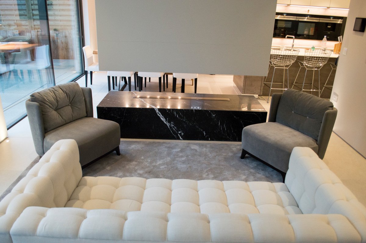 ImperiumStone's tweet photo. Most Recent Job in Nero Marquina Marble #seamless #fireplace https://t.co/ahjQ3AxbsJ
