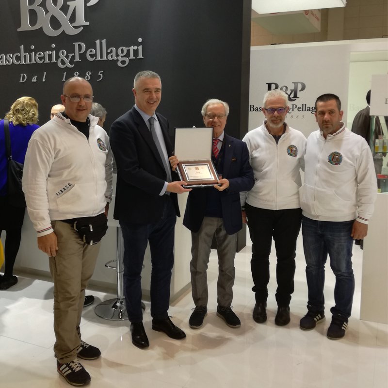 BP_Italia's tweet photo. #Hitshow2017. Our company has been rewarded by #Fidasc Italy as "2016 Supporter of F.I.D.A.S.C. shooting sports" https://t.co/HObCpXLsaa