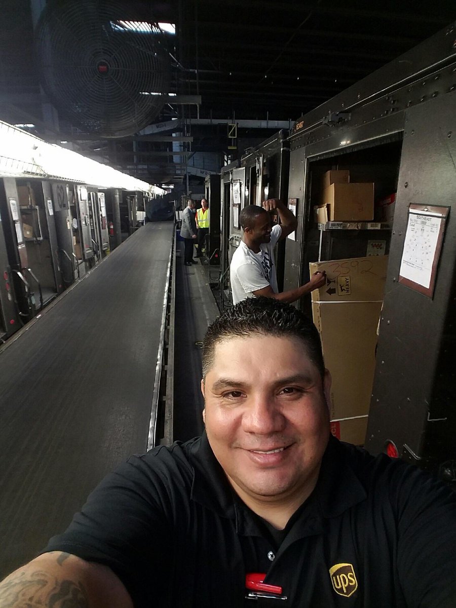 Ready for drivers' start time at Tampa Preload Southeast Center <a href="/wyant_kwyant/">Kimberly Wyant</a> <a href="/jmbrennan963/">John Brennan</a> <a href="/SKristenFloyd/">Sandra Kristen Floyd</a>