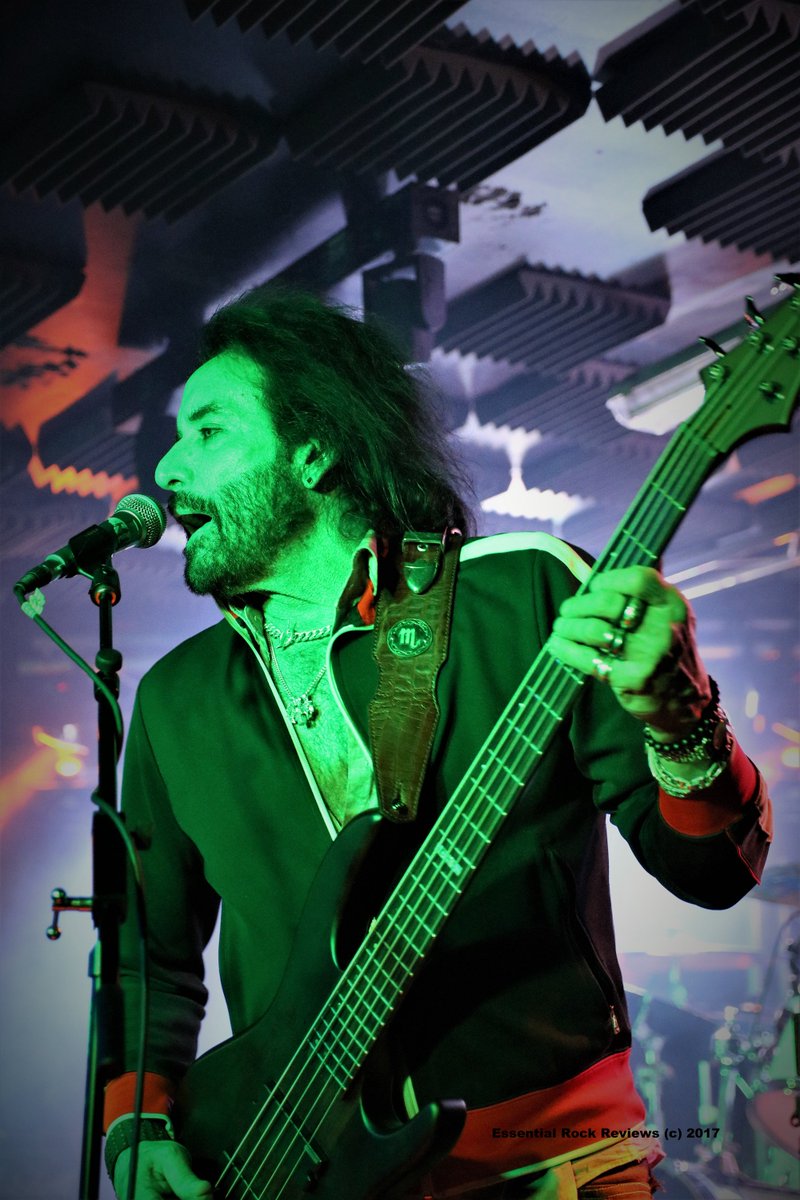 E_Rock_Reviews's tweet photo. Marco Mendoza -The Snooty Fox , Wakefield- 12/02/17
@CasaMendoza2012 https://t.co/8RcQdsGFze