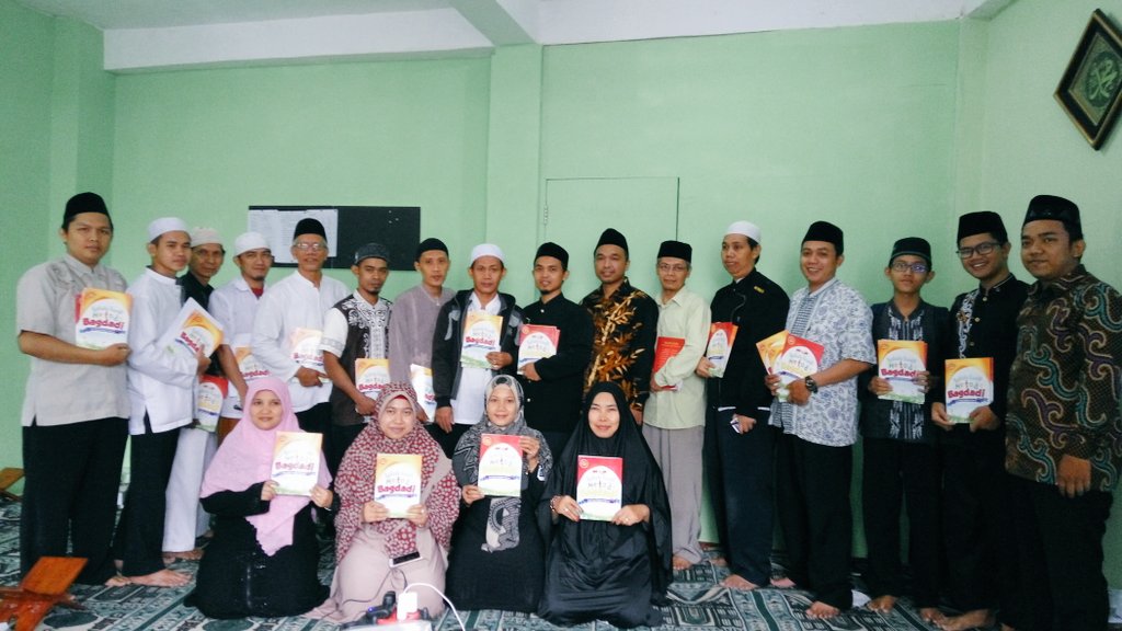 Metodebagdadi's tweet photo. 12 feb '17,Pelatihan Metode Bagdadi di masjid Jami Ikhwanul muslimin, kalibata sltan- Jaksel.
#RTTQ
#metodebagdadi https://t.co/CFjo2O7jOj