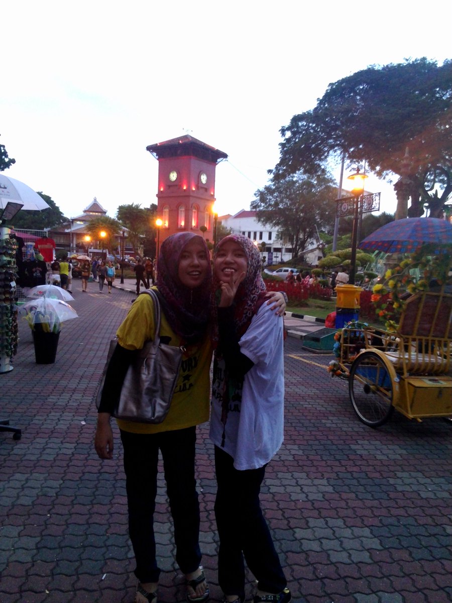 fatin32110's tweet photo. twin yg sntiasa brsama...#22thn 😘😎 https://t.co/4OfSyjOALe