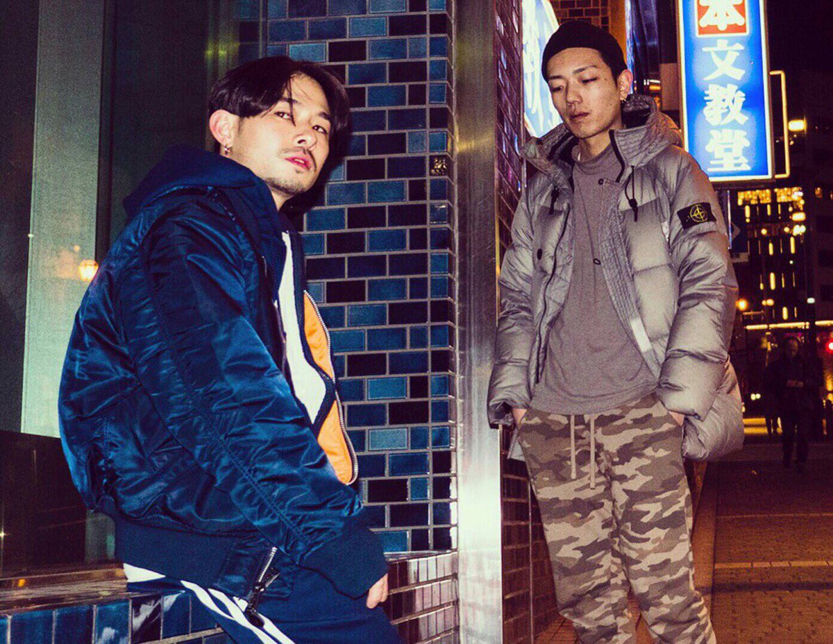 Zorn Bot 深夜の公園 響く皆の声 朝まで仲間で固まって馬鹿やって 紙切れの焚き火 凍えた手をかざそう 大人になった気がした覚えたてのタバコ 心象スケッチ 思い出