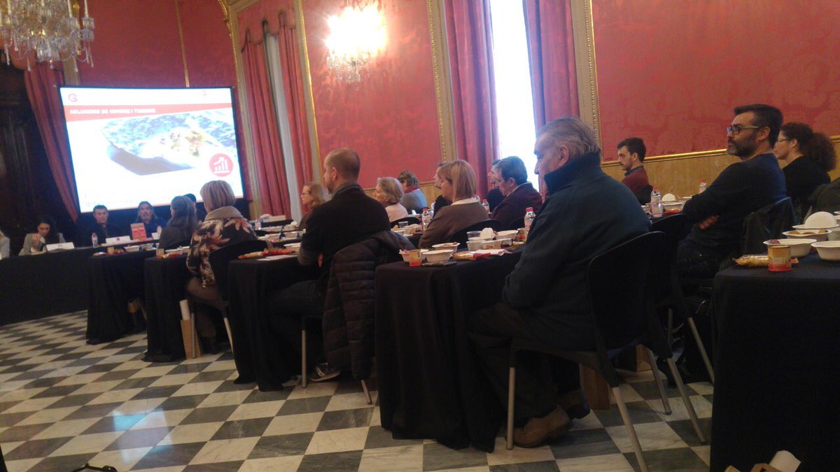 SomGastronomia's tweet photo. @beanubiola ha explicat avui l'experiència del #CREG16 a la Jornada d'Alimentació: el producte local català com a element diferenciador https://t.co/le6F5awVon
