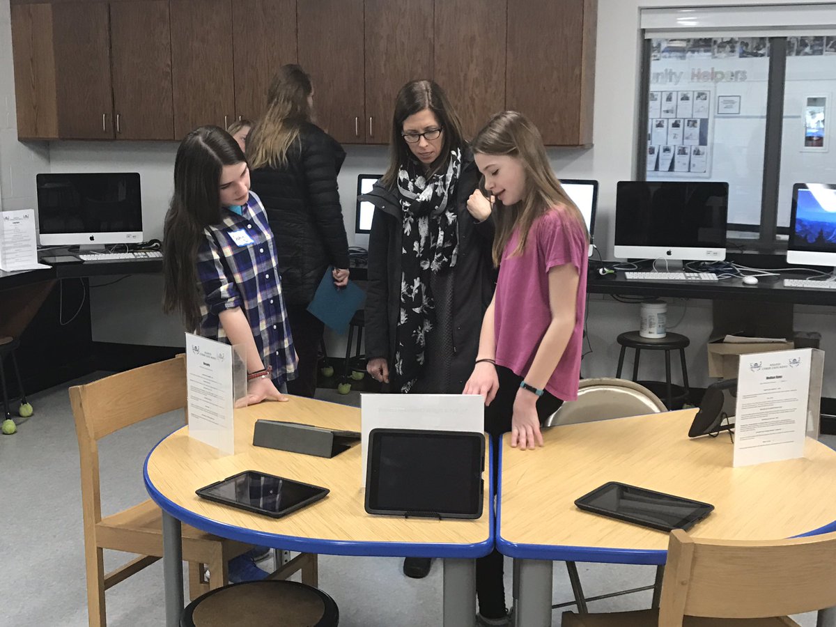 TTechie's tweet image. Cyber Cafe: Teaching parents about our technology! @A2Steam @A2schools @A2SchoolsSuper #NAAPID