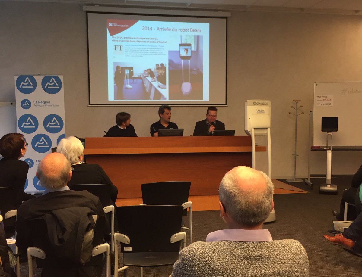awabot's tweet image. Séminaire #RobotAura : @jpberthet de @CentraleLyon &amp;amp; @batier de @icap_lyon1 témoignent de leurs usages du système de #téléprésence #BEAM