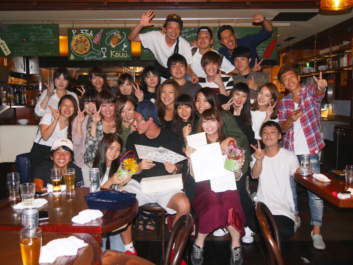 8Mky's tweet photo. 「ヴィラズキッチンkuu 仙川」
バイト募集中でーす！！キッチンだったら料理出来るようになるし、ホールはいろんなお酒覚えられるし、お店オシャレだしなにより楽しいから働きたいなーって思ったら連絡くださーい！！ https://t.co/G3g6lNfE62