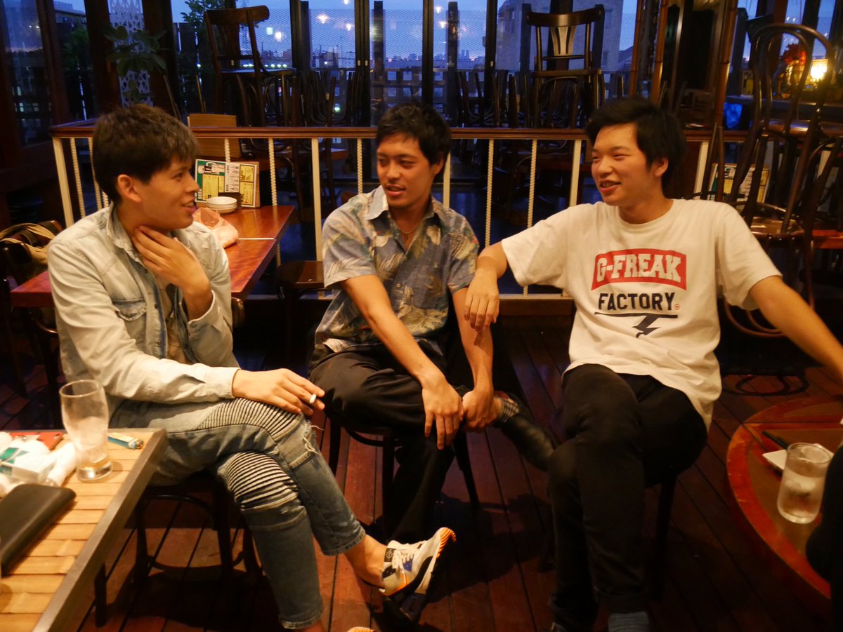 8Mky's tweet photo. 「ヴィラズキッチンkuu 仙川」
バイト募集中でーす！！キッチンだったら料理出来るようになるし、ホールはいろんなお酒覚えられるし、お店オシャレだしなにより楽しいから働きたいなーって思ったら連絡くださーい！！ https://t.co/G3g6lNfE62
