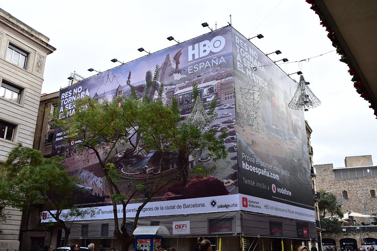 verdudigital's tweet photo. “Nada volverá a ser lo mismo” #PublicidadExterior para @DEFI_Group  promocionando la campaña de @vodafone_es y @HBO_ES #PiensaEnGrande #OOH https://t.co/5RMPLDhrZN