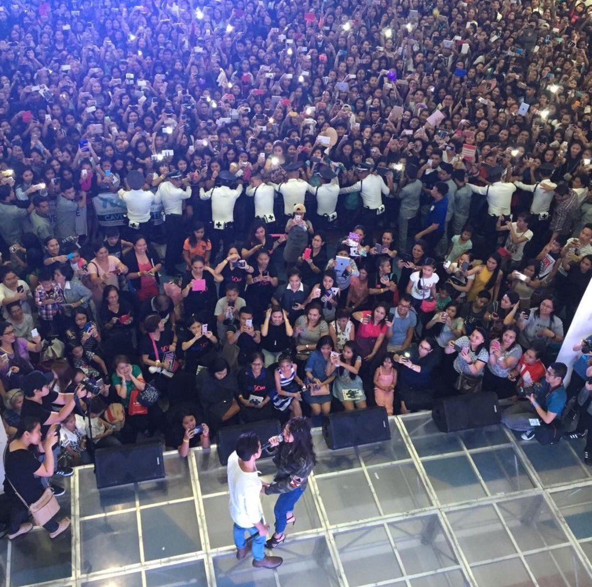 TeamRealTV's tweet photo. Di mahulugan ng karayom -Dee #KCAPinoyStar #NadineLustre https://t.co/0cnATWUhBa
