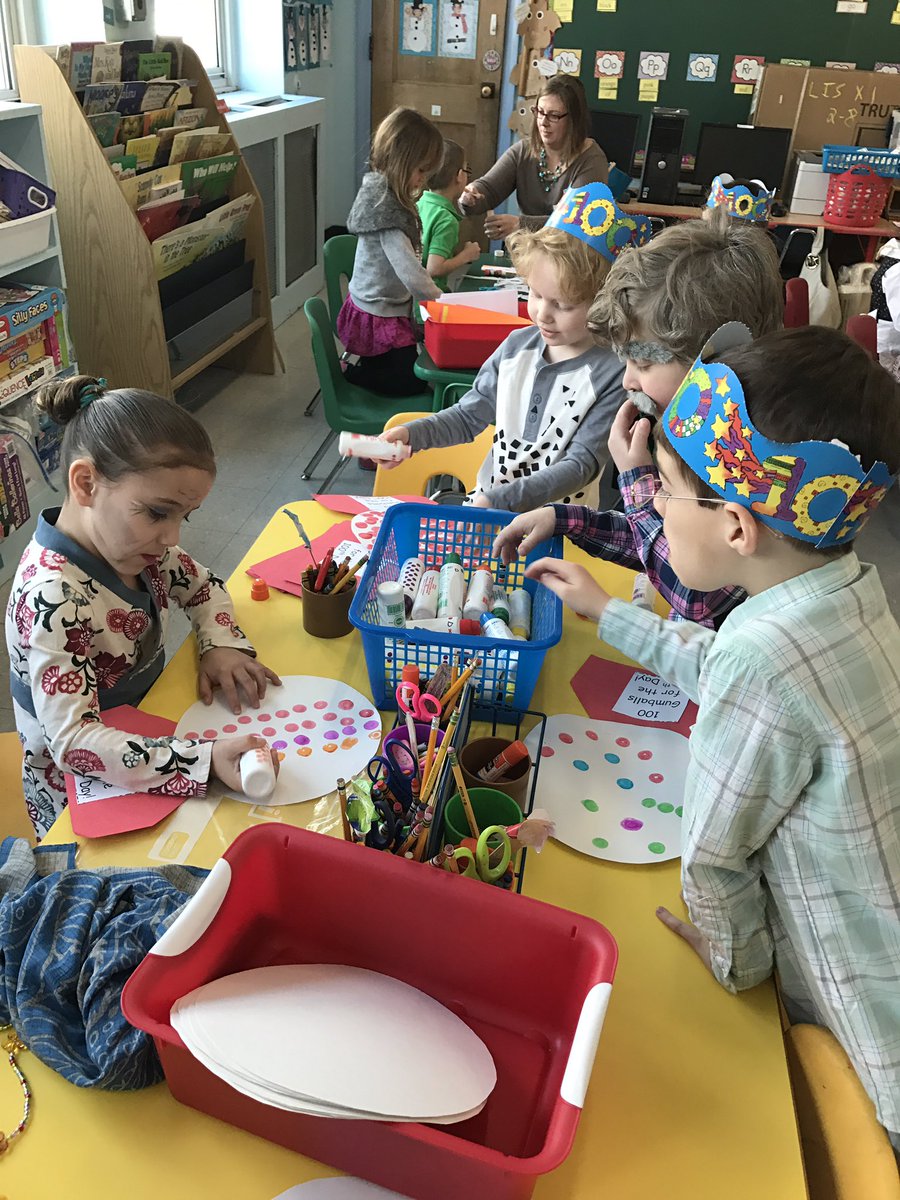 Mrs_Danziger's tweet photo. Mrs. Danziger's class are having the best day celebrating the 100th day of school!! https://t.co/vhWWiMZYyp