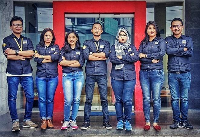 Host PILARadio 88.6 FM Cirebon <a href="/andridhimas/">Andri</a> <a href="/Gimelllll/">G</a> <a href="/bintangnsp/">Bintang</a> <a href="/anggalicious/">Turangga Jati</a> <a href="/Nggit___/">mbagit</a> <a href="/sarahsarche/">s.a</a> &amp; Dika #WorldRadioDay