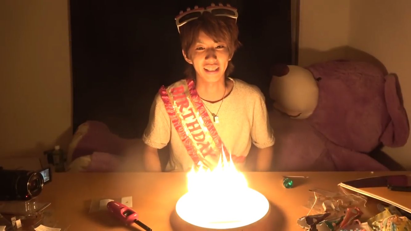 坂井 由絃 遂に2月14日バレンタイン からの はじめしゃちょーの誕生日です ほんとにおめでとうです はじめしゃちょー はじめしゃちょー好きな人rt はじめしゃちょー誕生日 Youtube Youtuber好きな人rt T Co