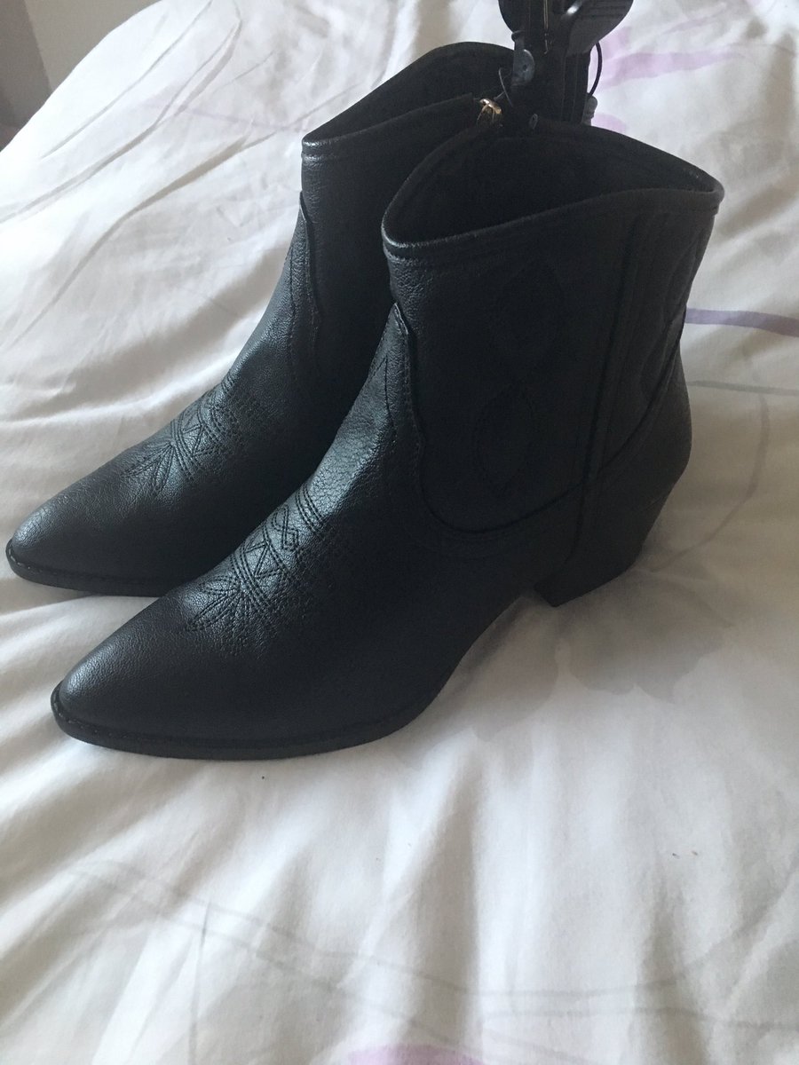 JoLewis76's tweet photo. Loving my bargain £15 from @Primark taking me back to #georgemichael #faithera 💙 https://t.co/iZasERHeCk