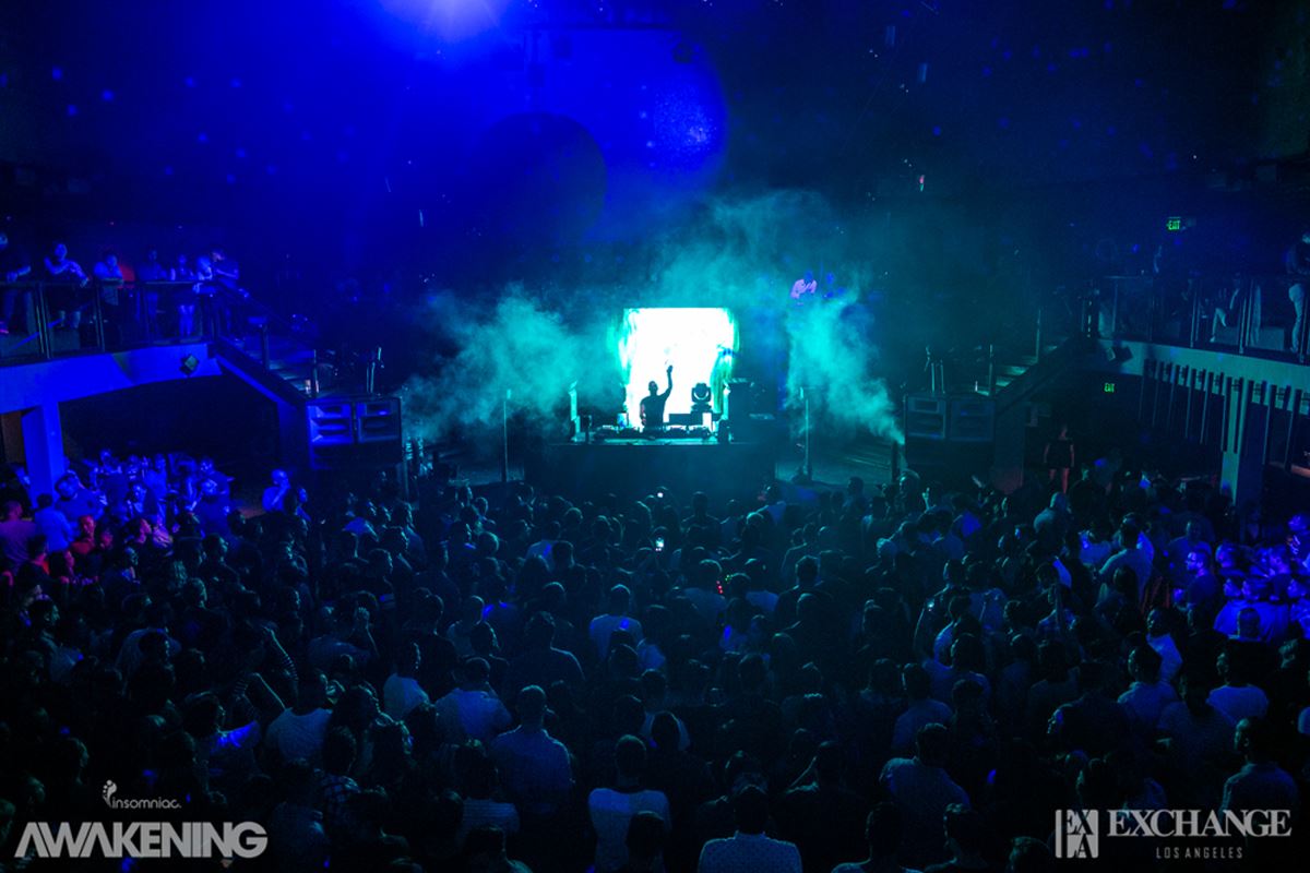 BlackSunsetInc's tweet photo. Packing the punch to decimate an army of a thousand men strong, @JohnnyYono's 'Cimmerian Sky' @Armada @asot #asot798 https://t.co/dHp5g9XJrD https://t.co/q5r5zFiBTF