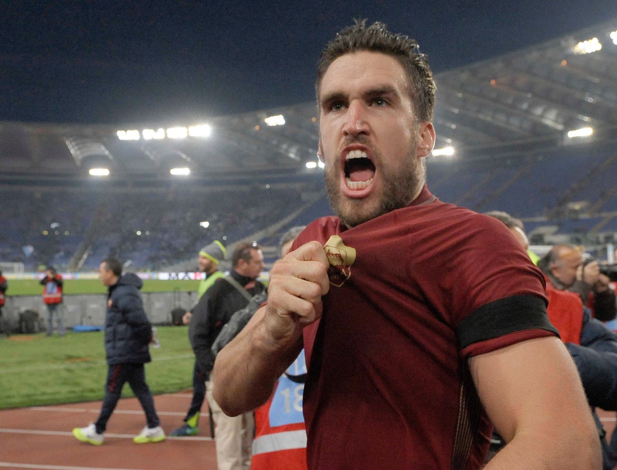 Happy birthday to a true warrior, Kevin Strootman. 

Auguri Kevin!! 