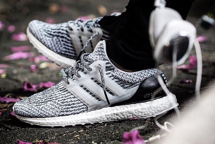 pure boost go triple white