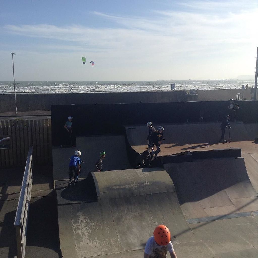 We can see beautiful waves from the skate park today 😀😀😀😀
. . . . . .
#seaside #tobebeside… ift.tt/2l7KoNp