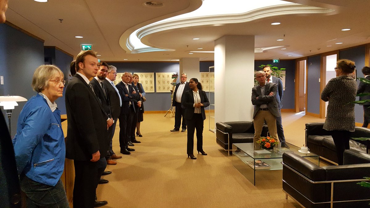 JoseeGehrke's tweet image. Was mooi &amp;amp; productief werkbezoek van #Vng cie Raadsleden&amp;amp;Griffiers bij #Bzk &amp;amp; @RPlasterk Versterking positie #gemeenteraad &amp;amp; #raadsleden !