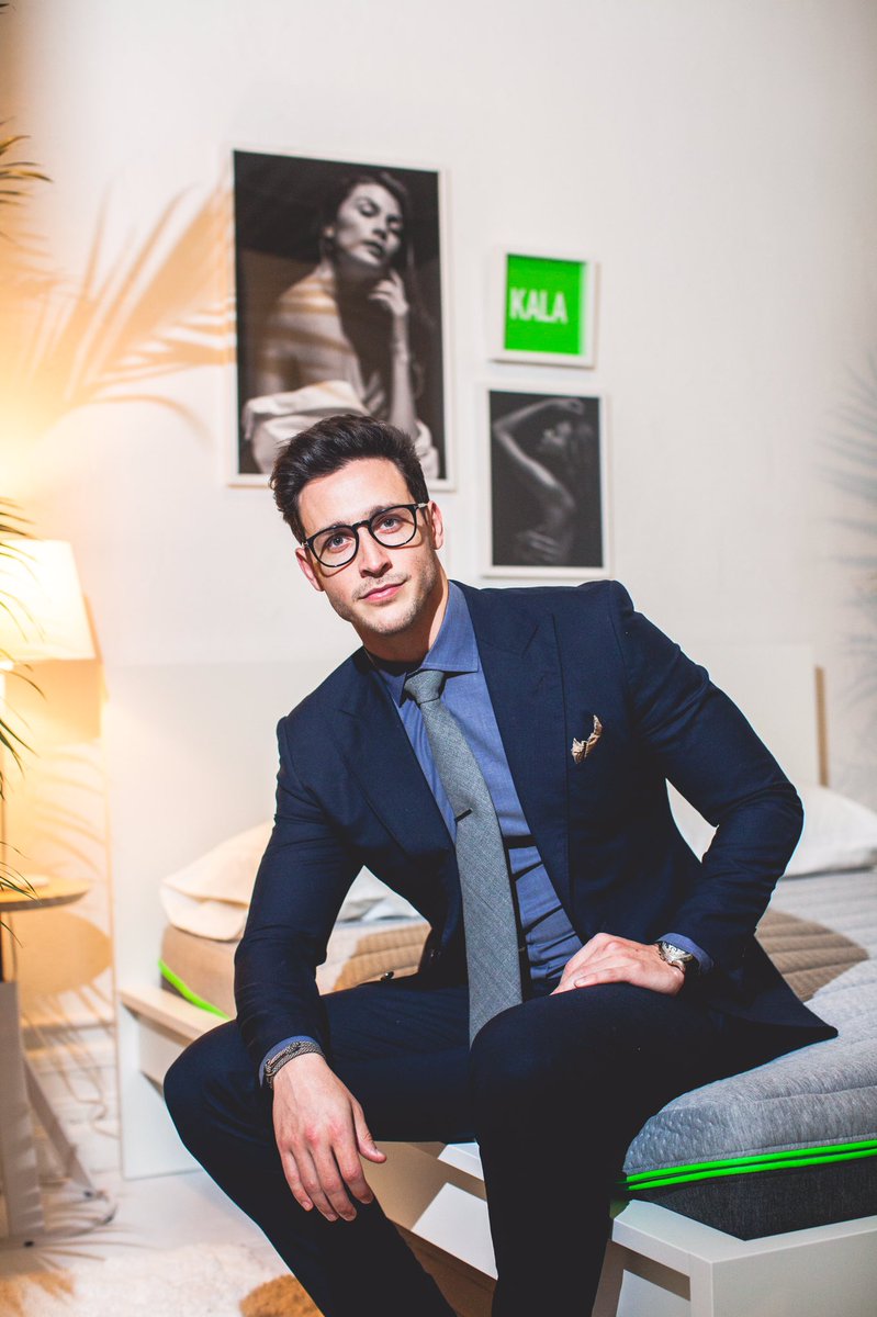 kalasleep's tweet photo. New York's sexiest doctor starts last night - do you?
#sexiestdoctoralive #nyc #doctormike #kalasleep #startlastnight https://t.co/NG3dioD32u