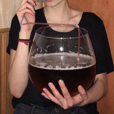 1 большой стакан. Большой стакан. Литровый бокал. 1 большой стакан. Гигантский бокал.