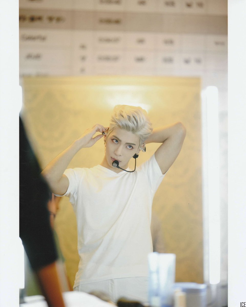 ICEice_SHINee's tweet photo. 아티움 인화사진 종현 #아티움인화사진 #종현 #jonghyun
https://t.co/Ju16ynuCLS https://t.co/6BwEltnGxc https://t.co/7N1YUTfHGE https://t.co/FugF1X7bAa