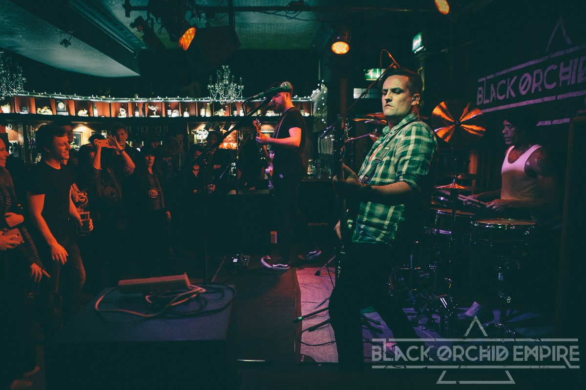 Awesome gig with <a href="/IndyaOfficial/">INDYA   ✟</a> <a href="/DeadDollarDays/">Dead Dollar Days</a> <a href="/S_Juggernaut/">Stereo Juggernaut</a> <a href="/icriedwolfuk/">I Cried Wolf</a> at <a href="/camdenmonarch/">The Monarch</a>. Pics <a href="/SiTakesPhotos/">Si Jones</a>. bit.ly/2kL110A😎