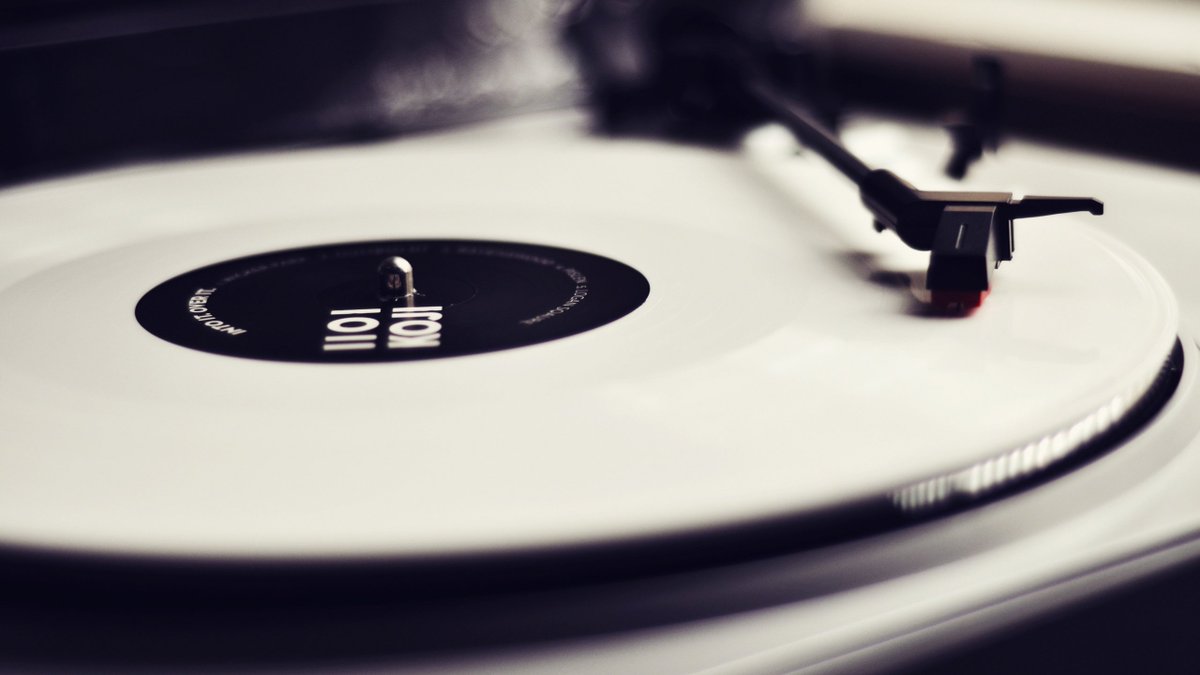 eartotheground's tweet image. The tables have turned, but will vinyl’s record sales last? @_stevesmith speaks on the resurgence of vinyl @TheDrum bit.ly/2k43Vdd