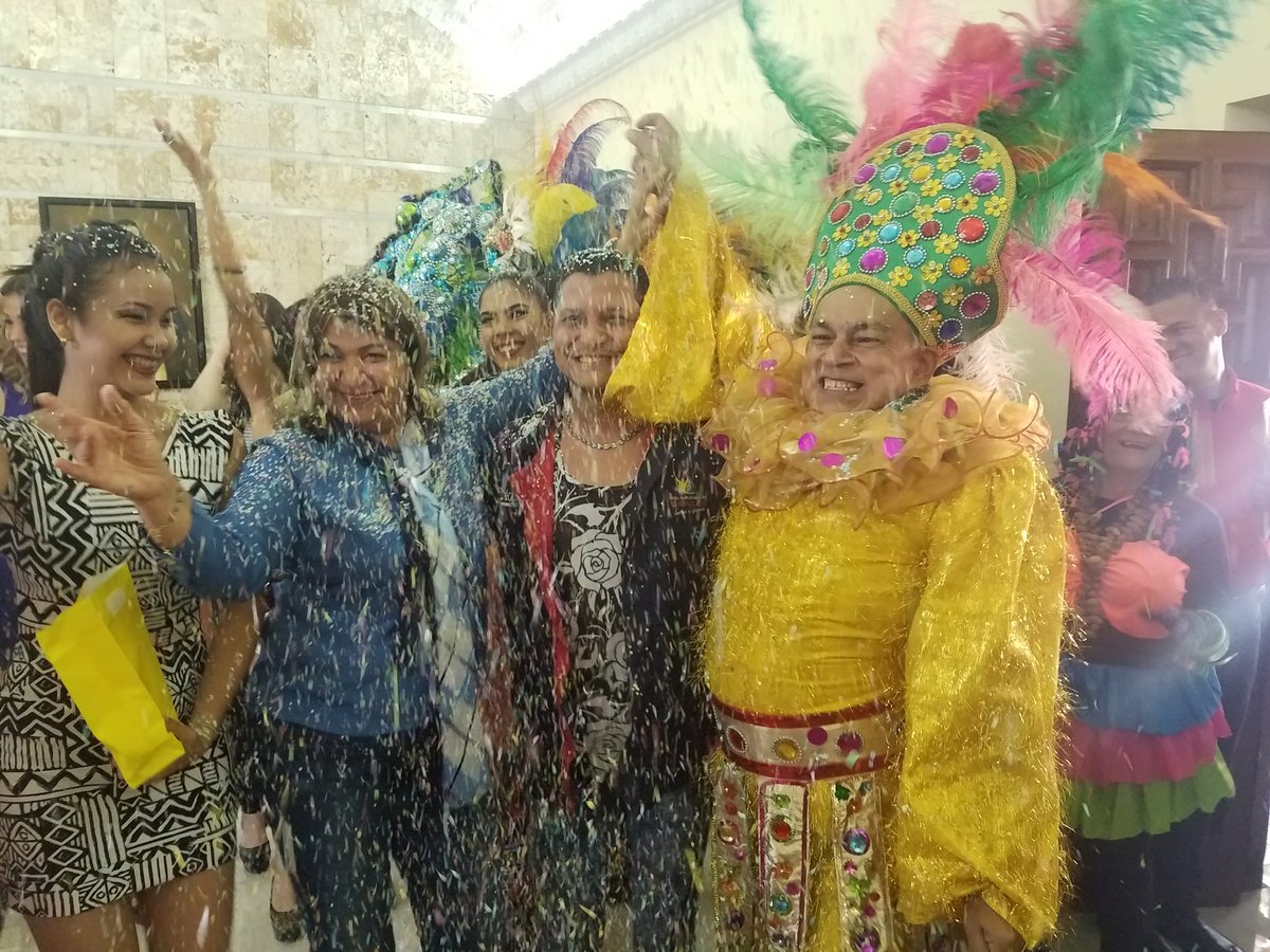 FVzlaesTalento's tweet photo. (FOTOS) Ruta del Carnaval llegó a la Gobernación de #Monagas de la mano de la Junta .@yelitzePSUV_ https://t.co/MxRNSy9EiI