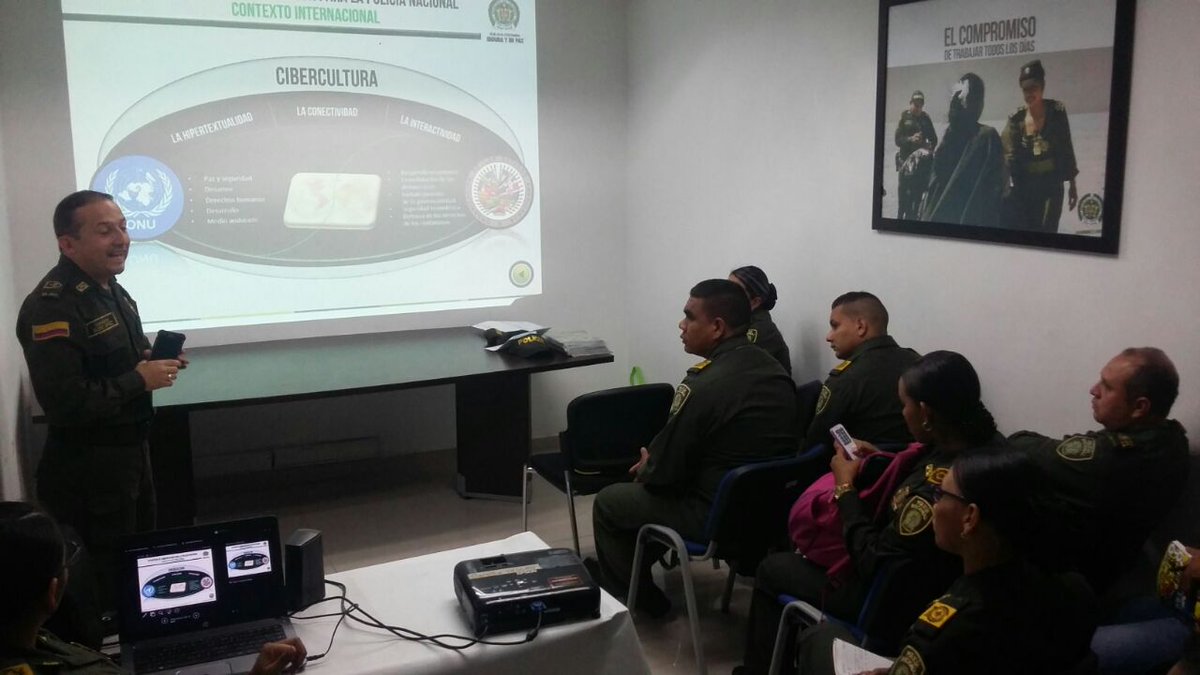 CoestPolicia's tweet photo. Afianzar la imagen humana de la institución, en busca de comunidades seguras y en paz. #RutaCoest2017 https://t.co/c7j4f4UUuW