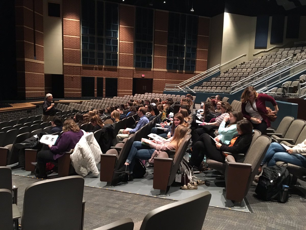 LCHS_Guidance's tweet photo. Former IU Genetics professor, Sam Rhine, meets with LC, Mich. City, Griffith, & Highland Genetics students! #geneticconference https://t.co/0sUAJvICxm