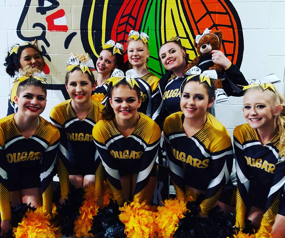 BFuzzULuvMEBeth's tweet photo. Taking the mat by storm! #cascadecougarcheer #cheerleading #cascade #state2017 https://t.co/iEVQElXFNf