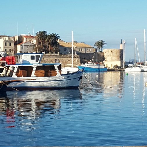 GuideMeRight's tweet photo. #Alghero è una città unica. Scopri il perché sulla nostra guida della città. Scaricala su #guidemeright. https://t.co/T26TUEyPv4 https://t.co/aRCiBbTrME