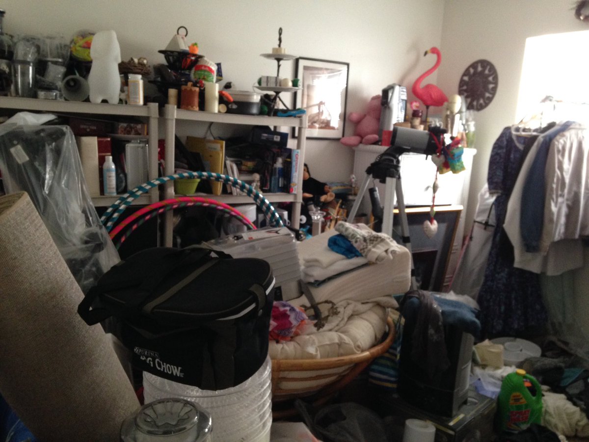 aimeeroo's tweet image. @ContainerStore how's this for a #bestmessmonday?! More like a worst. Help! 😂