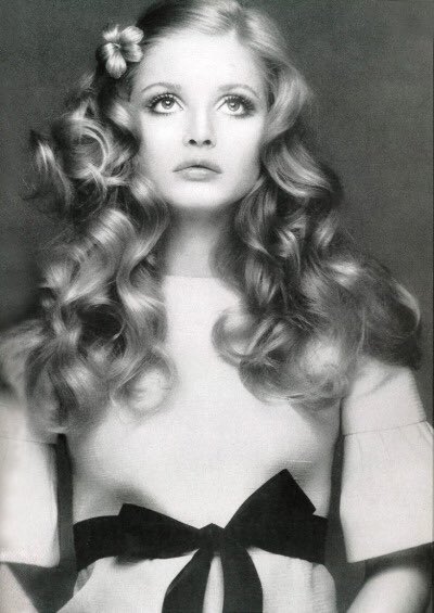    Happy birthday Ewa Aulin! 