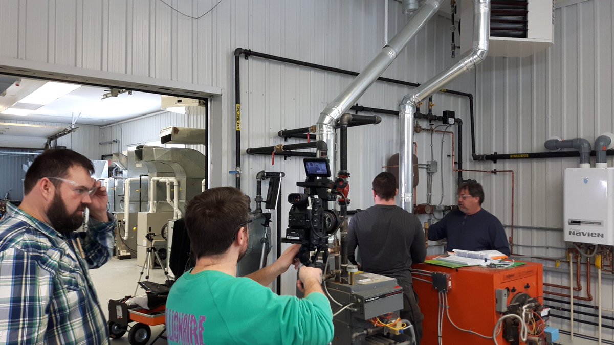 Global_Cambrian's tweet photo. Getting some great shots in our #HVAC workspace! #programvideos. https://t.co/nHsN7PnnmX https://t.co/kxRfhgucF5