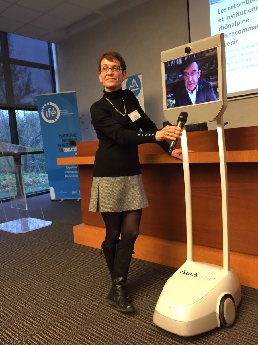 ibe_pro's tweet image. #robotaura intervention de Serge Monnier le positif de l&apos;expé est dejà la il est apprécié le négatif C du virtuel