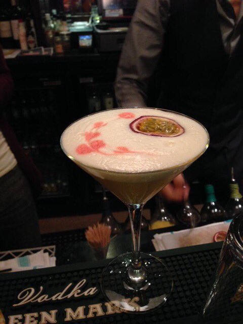 dishleeds's tweet photo. Keep the Monday blues at bay with a 2-4-1 cocktail @dishleeds https://t.co/yhTRrfqMAb