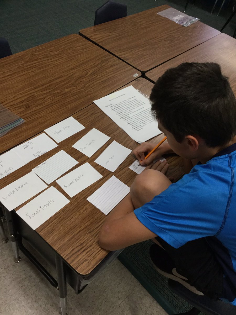 SouthBosque's tweet photo. Studying for a vocab test in @landhms class. Some students like digital tools and some like notecards. #learningstylesmatter #quizlet https://t.co/uxg5MsIbiJ