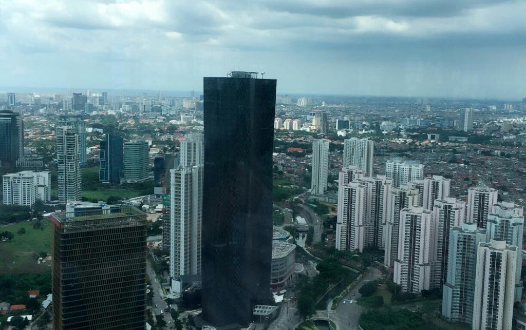 Indonesia998's tweet photo. #جاكرتا #فندق_ذا_ويستن  #thewestin_hotel 
👇👇👇👇👇👇👇
أطول برج في #إندونيسيا مكون من 69 طابق ... والمسبح بالطابق رقم 50 يوجد و #بوفيه رائع جدا https://t.co/x6OlEKOP0Z