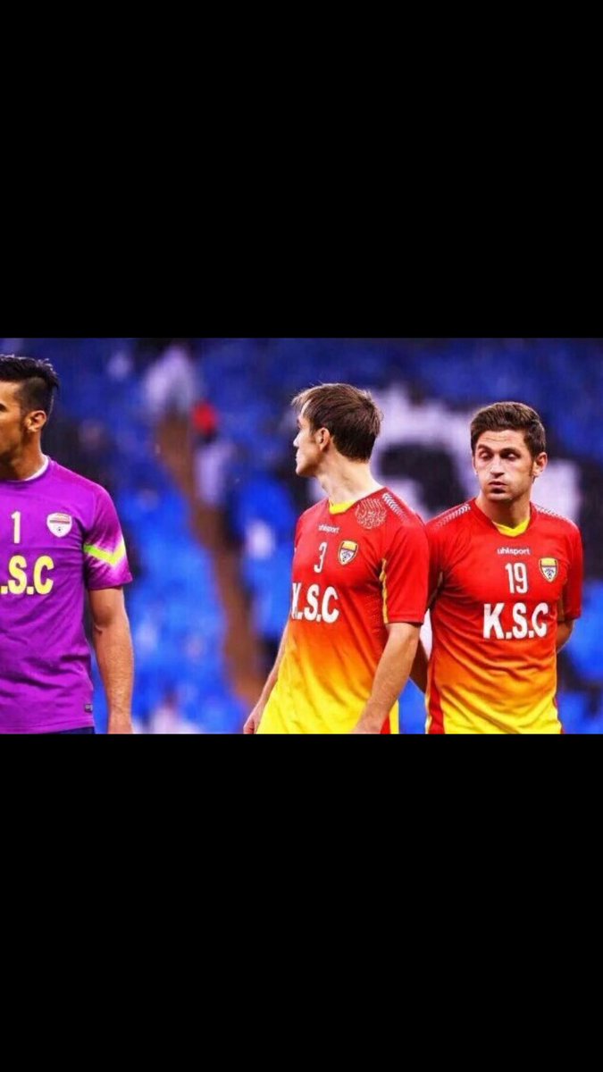 9g6w_'s tweet photo. #ذكرنا_بتيفو_محترم
حدثوني عن التيفوهات 
احدثكم عن جمهور #الهلال 
.
.
حتى وان كنت الخصم يجبرك جمهور الزعيم على أن تلتفت خلف لترى التيفو 😍🎧 https://t.co/2r96jEwAJb
