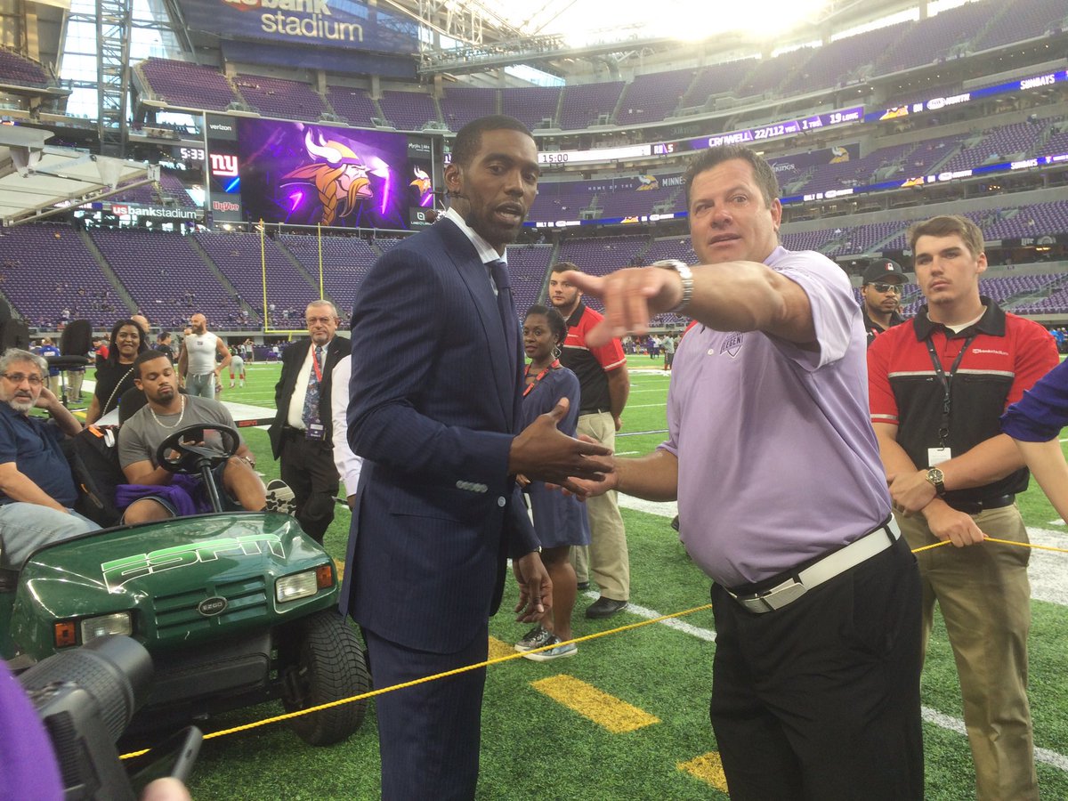 No. 84 is 40! Happy Birthday Randy Moss!  