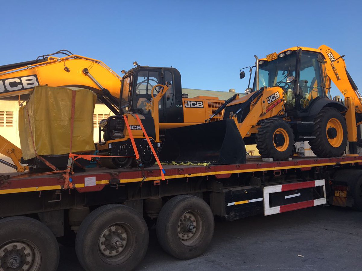 mtrwandaJCB's tweet photo. More machines arriving in #Rwanda today #3cx #backhoeloader #js205 #excavator #jcb #construction https://t.co/gyMcjgZZjI