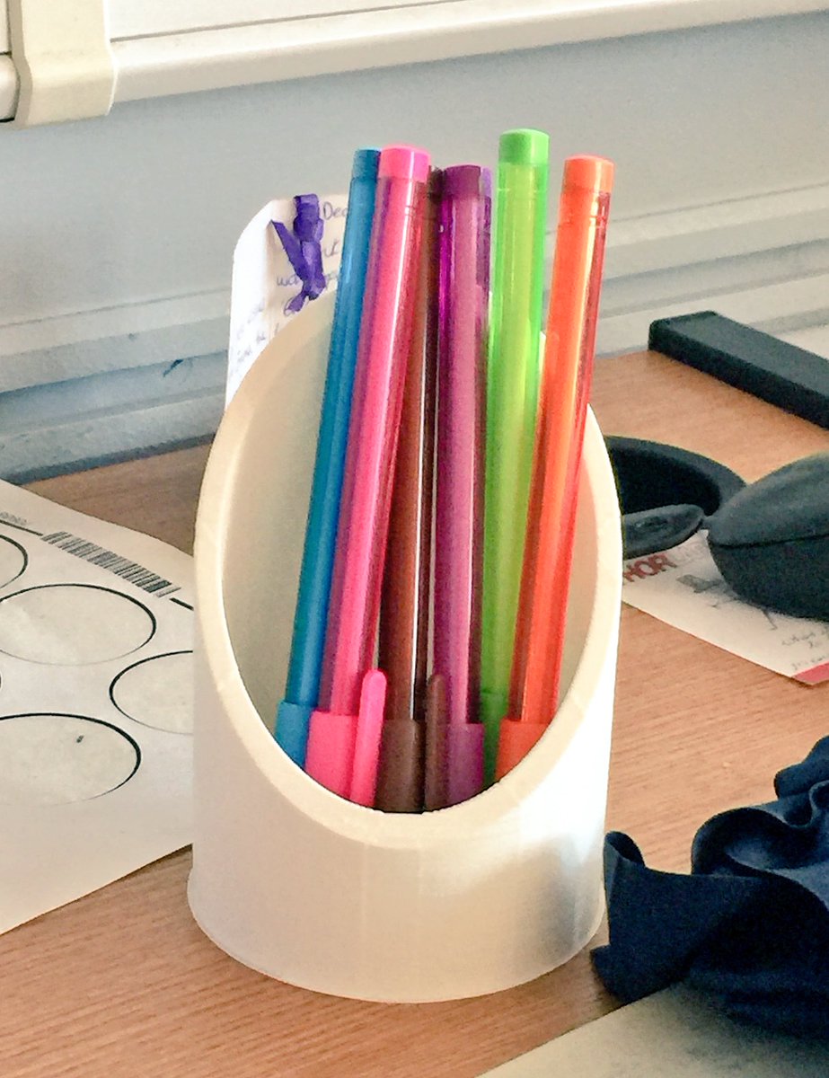 girl_in_physics's tweet photo. A 3D printed pen holder! #DeskLife #PhysicistLife #3DPrinting https://t.co/QWyM0MdF5G
