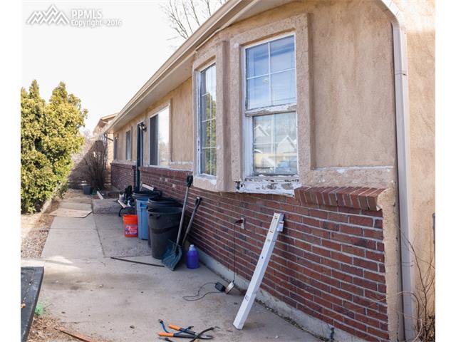 ColoradoFlatFee's tweet photo. Great investment property with tons of potential in 
Colorado Springs. https://t.co/VvhsNrhO47 #flatfeereatly #coloradorealty https://t.co/3URniegyKs