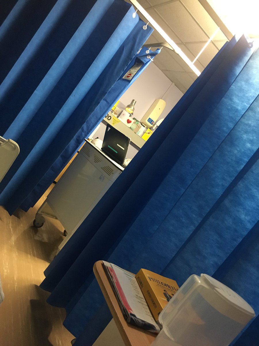 zee_youngs's tweet photo. Sick of staring at these damn blue curtains I wona go home ๐ฐ #2weeks2days #Let https://t.co/PLGHf5w577