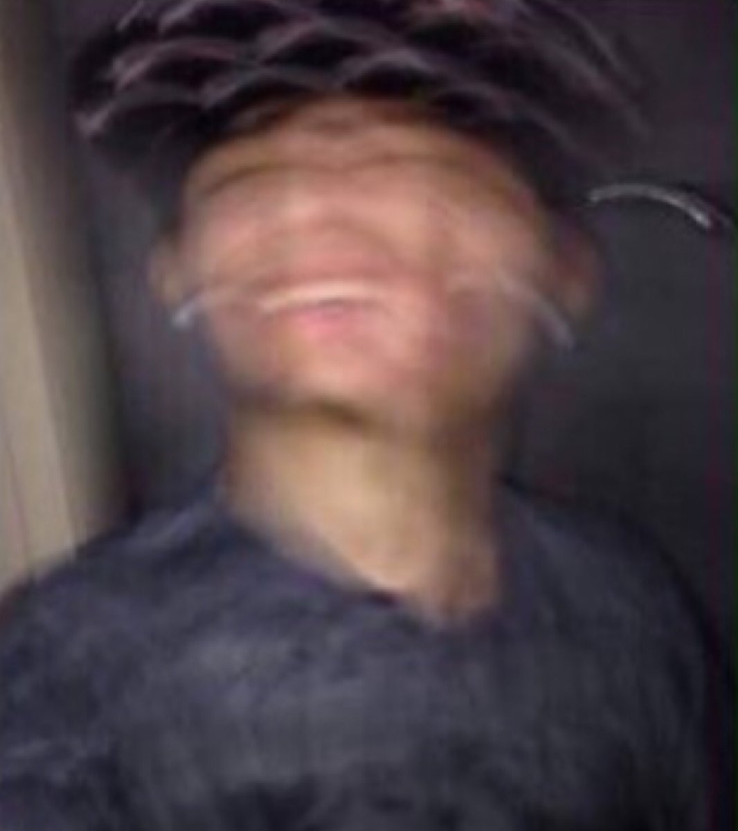 sense00h4's tweet image. -Você tá bebendo?
-Não 
-Então manda foto