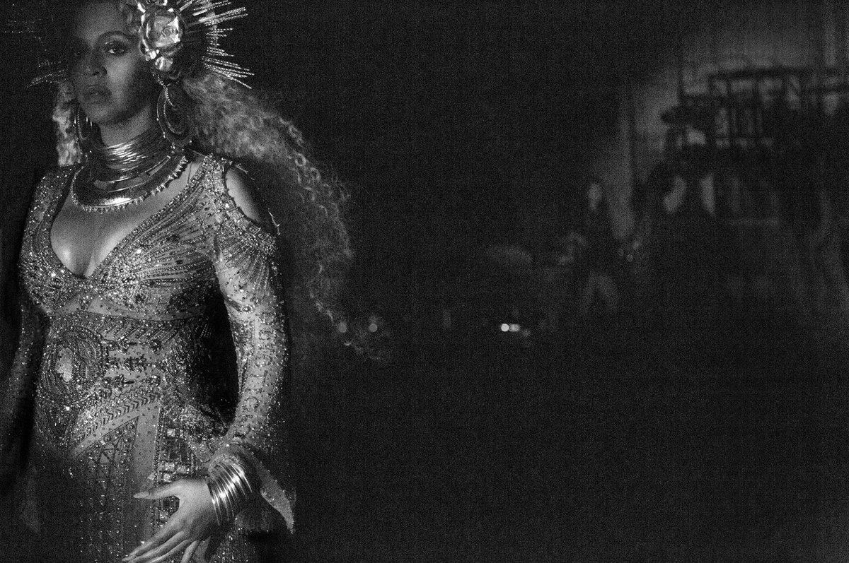 BeyLegion's tweet photo. THESE. PICTURES. #GRAMMYs🔱 https://t.co/vmn3fW2rwW
